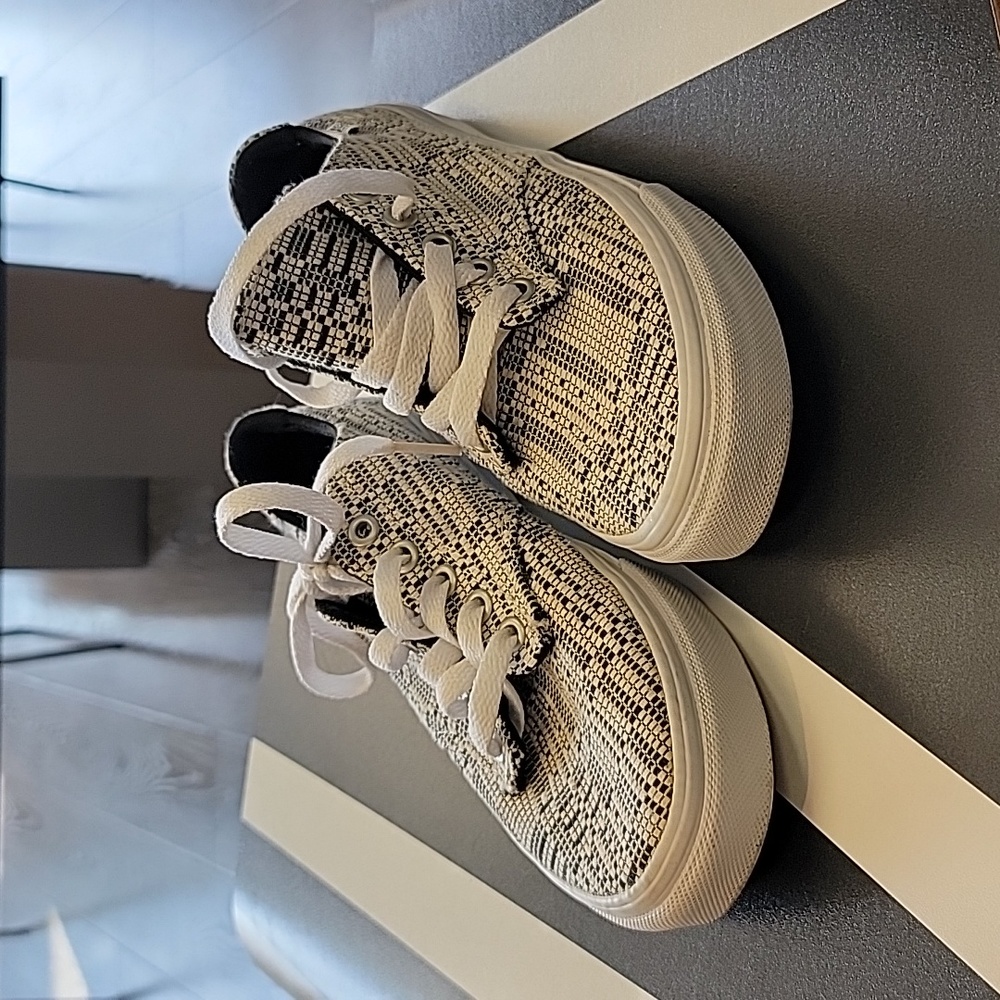 Vans size 6.0 women's